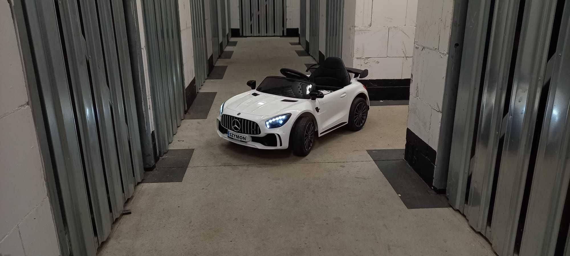 Auto dziecięce Mercedes z napędem