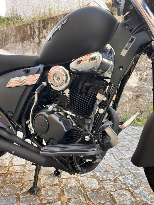 Vendo Keeway Superlight 125 EL como nova