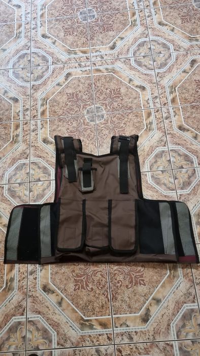 Продам желет-плитоноска,регулюємий на липучках