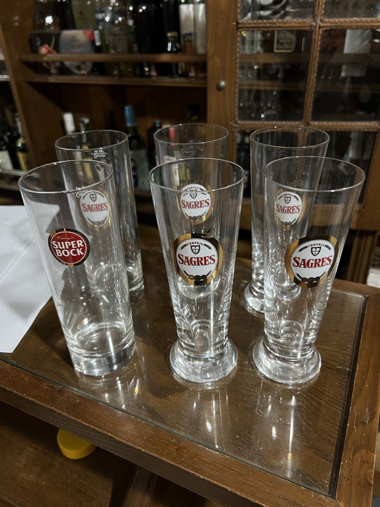 Copos de cerveja
