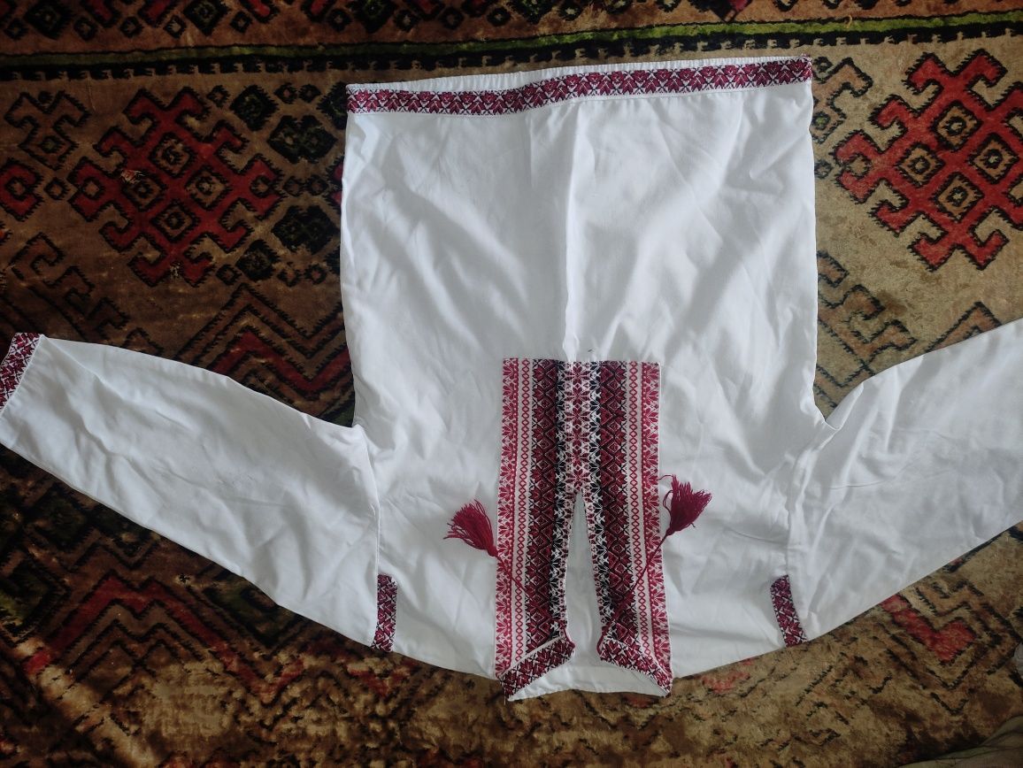 Продам дитячу вишиванку на хлопчика