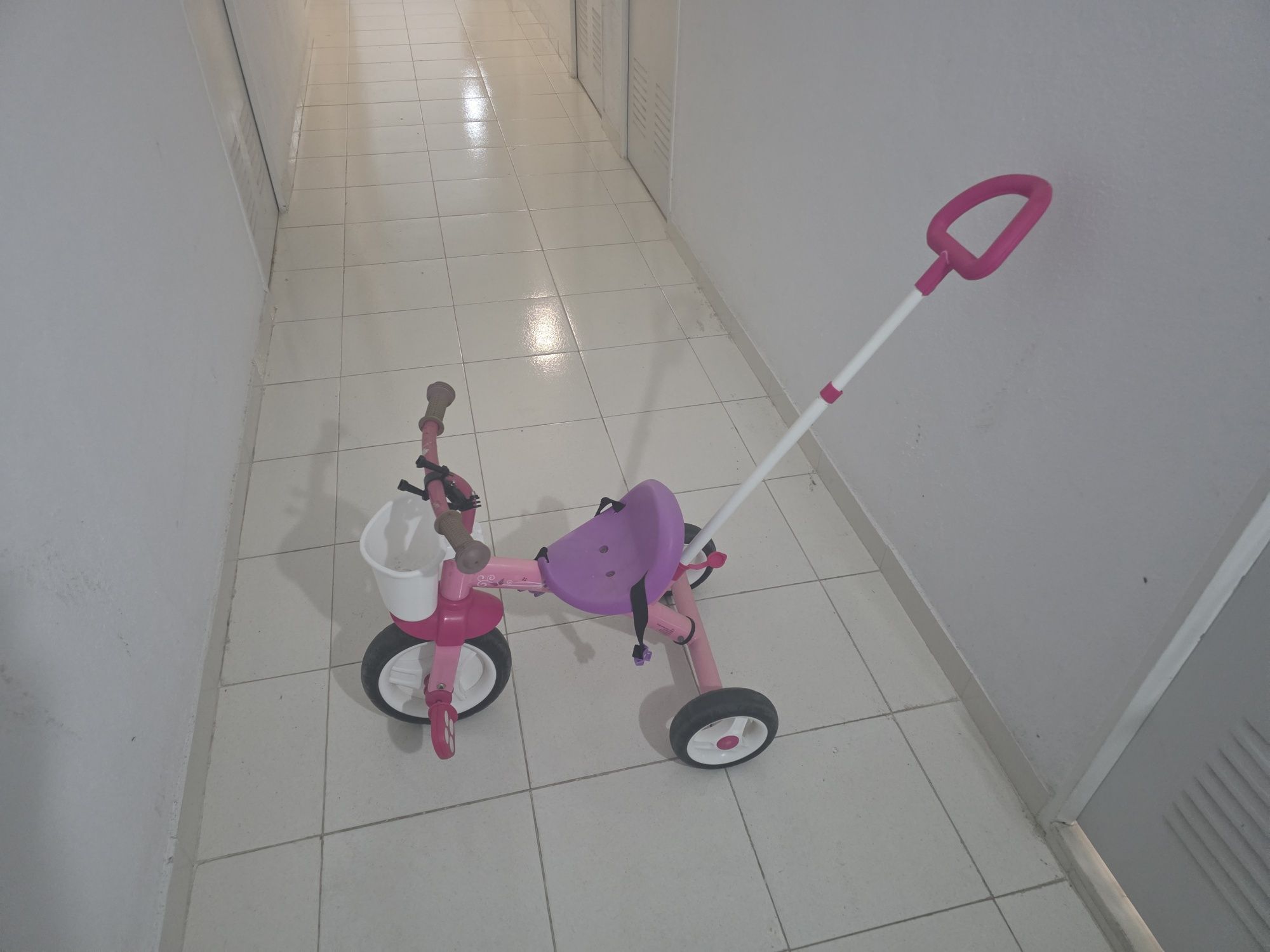Triciclo de criança