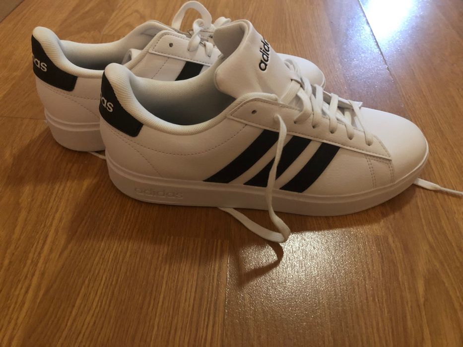 Tenis Adidas novos
