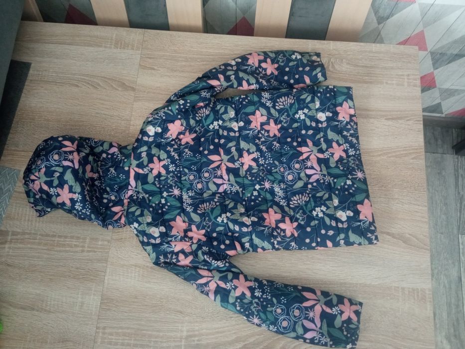 Kurtka z kapturem dla dziewczynki 3w 1.