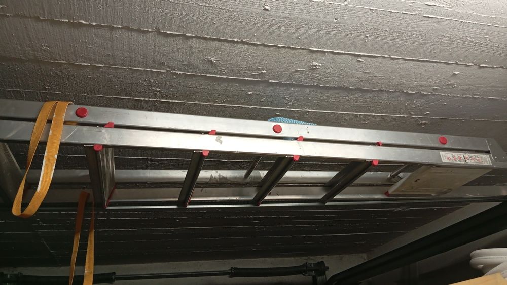 Escadote 8 degraus como novo