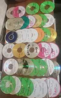 Большая коллекция дисков с хитами 90