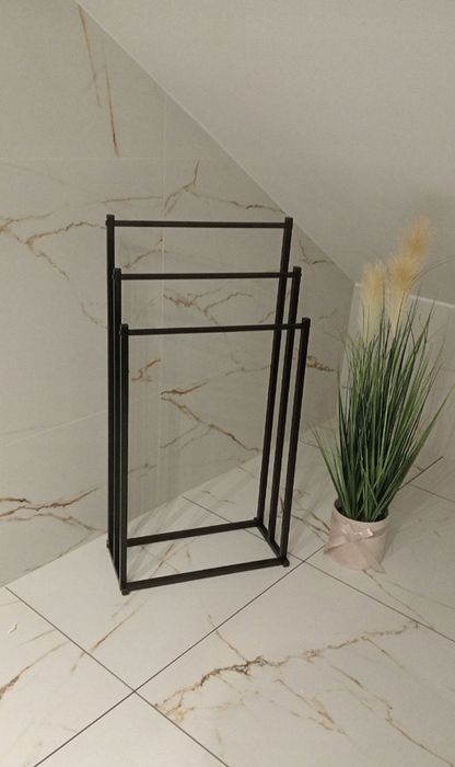 Stojak na Ręczniki Łazienkowe Uchwyt Wieszak Metalowy Czarny 3 Poziomy