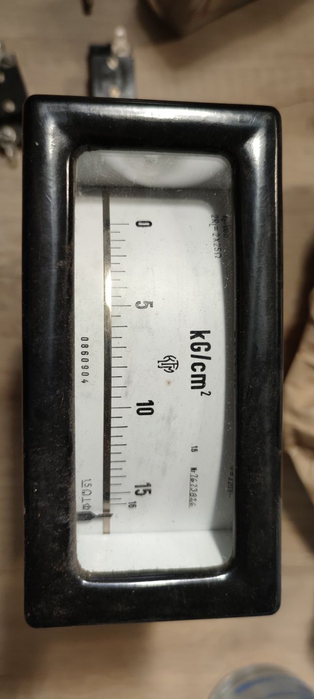 Miernik tablicowy PRL nowy lumel kG/cm2