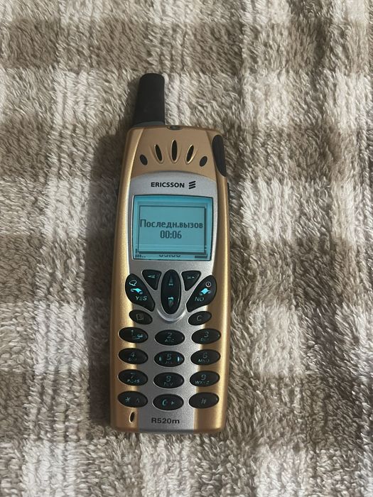 Ericsson R520m,ретро телефон