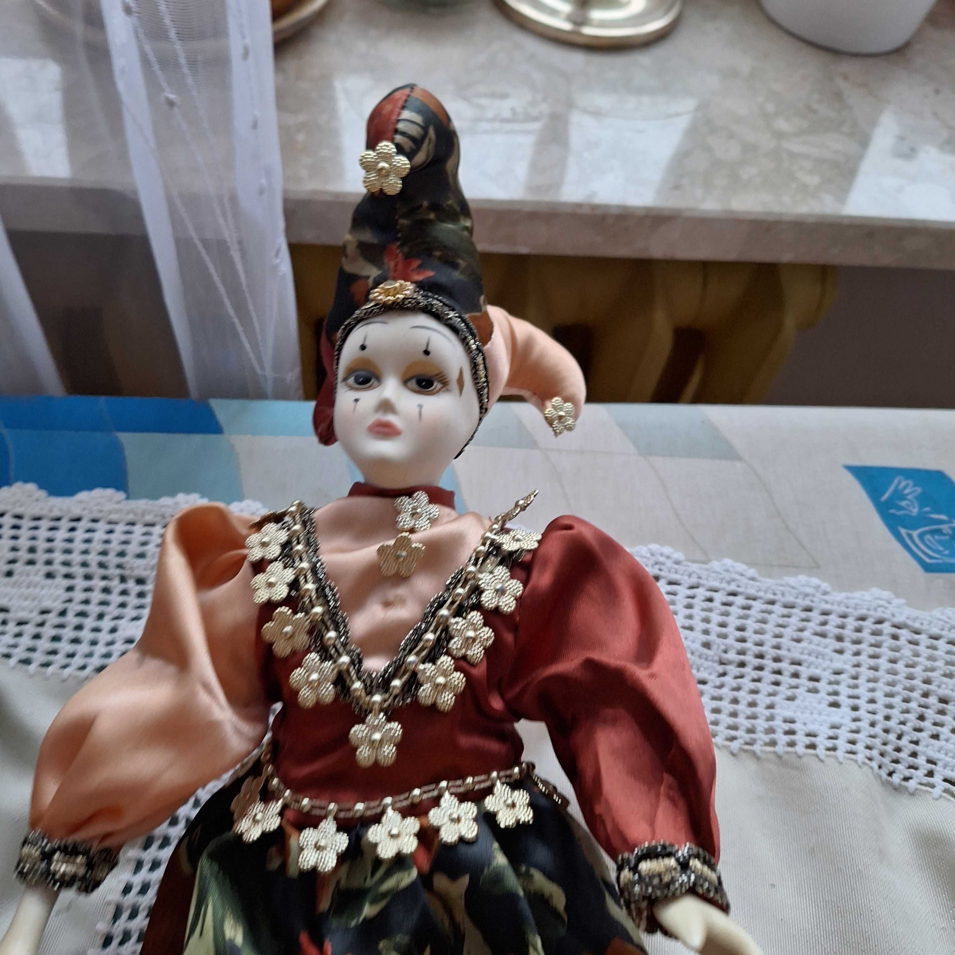 Lalka Pierrot  porcelanowa 41 cm.