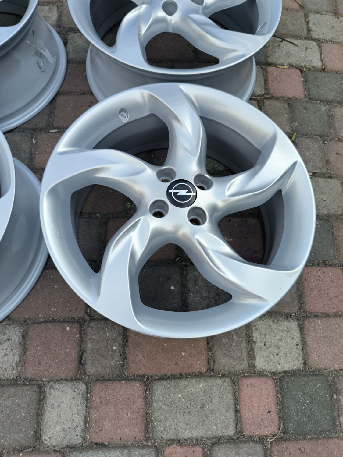Felgi aluminiowe 18 Opel Corsa OPC Adam 4x100