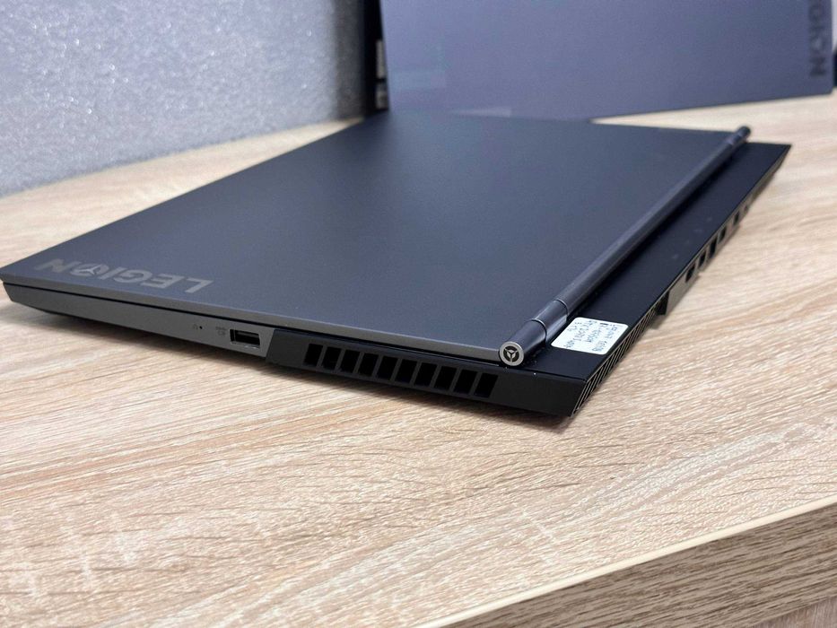Ігровий Ноутбук Lenovo Legion 7 i7-10750H/16 DDR/1Tb RTX2070 SUPER 8Gb