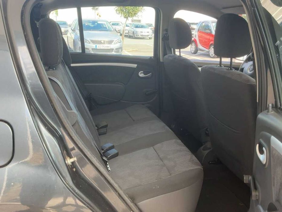 Dacia Sandero 1.2 Laureate - 2010 - 68.521KM