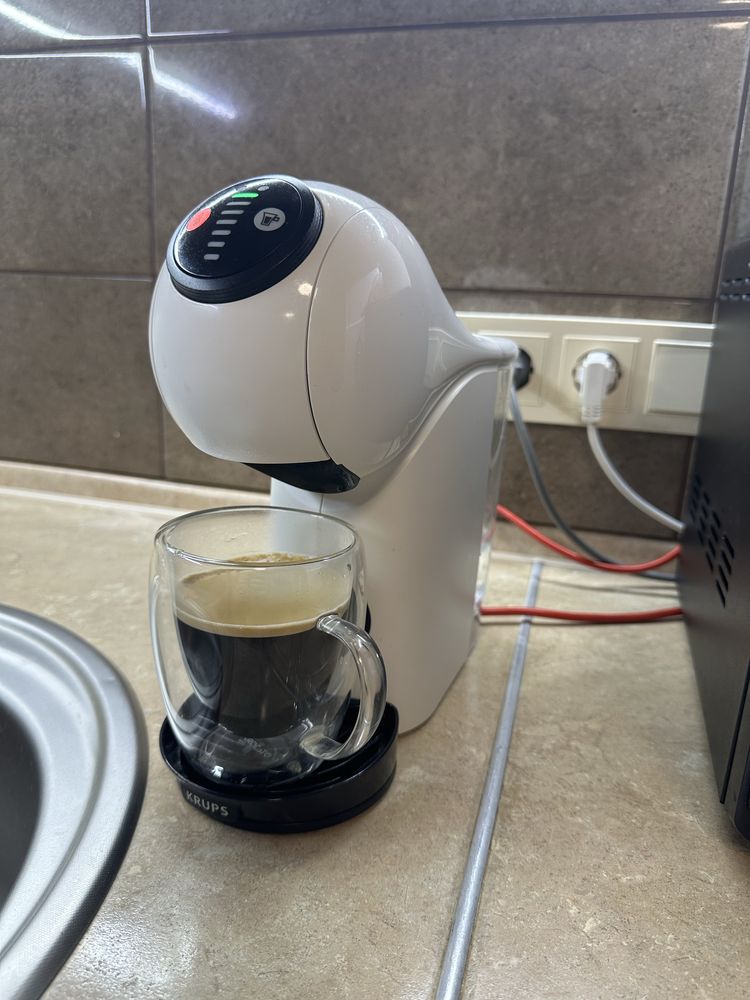 Продам кавоварку капсульну Krups Dolce Gusto Genio S
