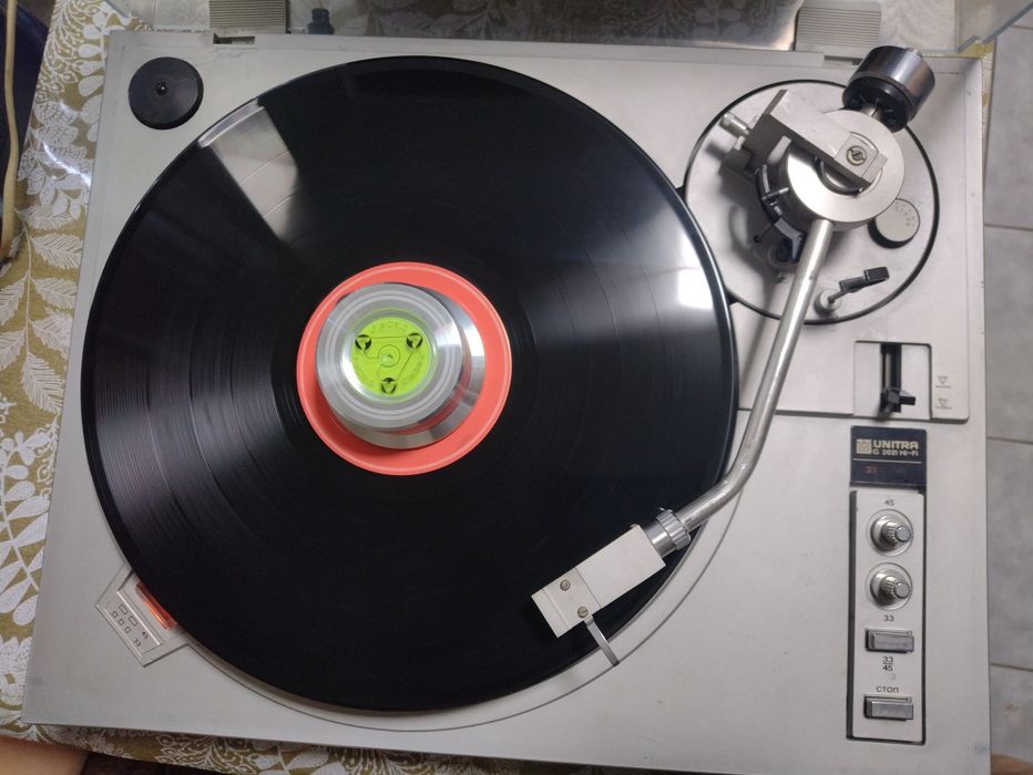 Продам проигрыватель винила Арктур 006.