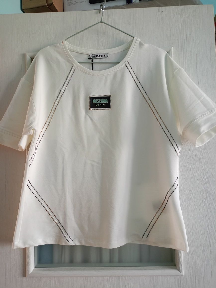 Nowy, letni dres, kremowy z metką.