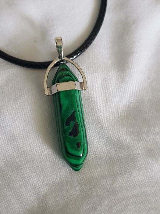 Colar pendente pedra cristal bala * várias pedras