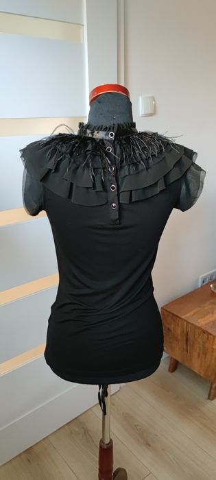 Czarna bluzka top z krótkim rękawem Vila XS/S z piórami feathers