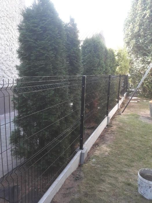 Panele Ogrodzeniowe 3D ocynkowane RAL drut fi4 h=1530/2500 51 drutów
