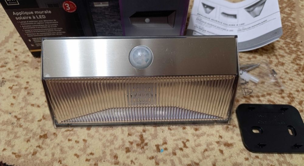 Світильник фонар led на сонячній батареї з датчиком руху