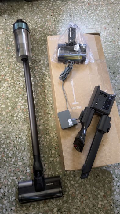 Aspirador vertical Samsung jet 75E