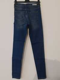 Spodnie jeans rurki przecierane F&F 36