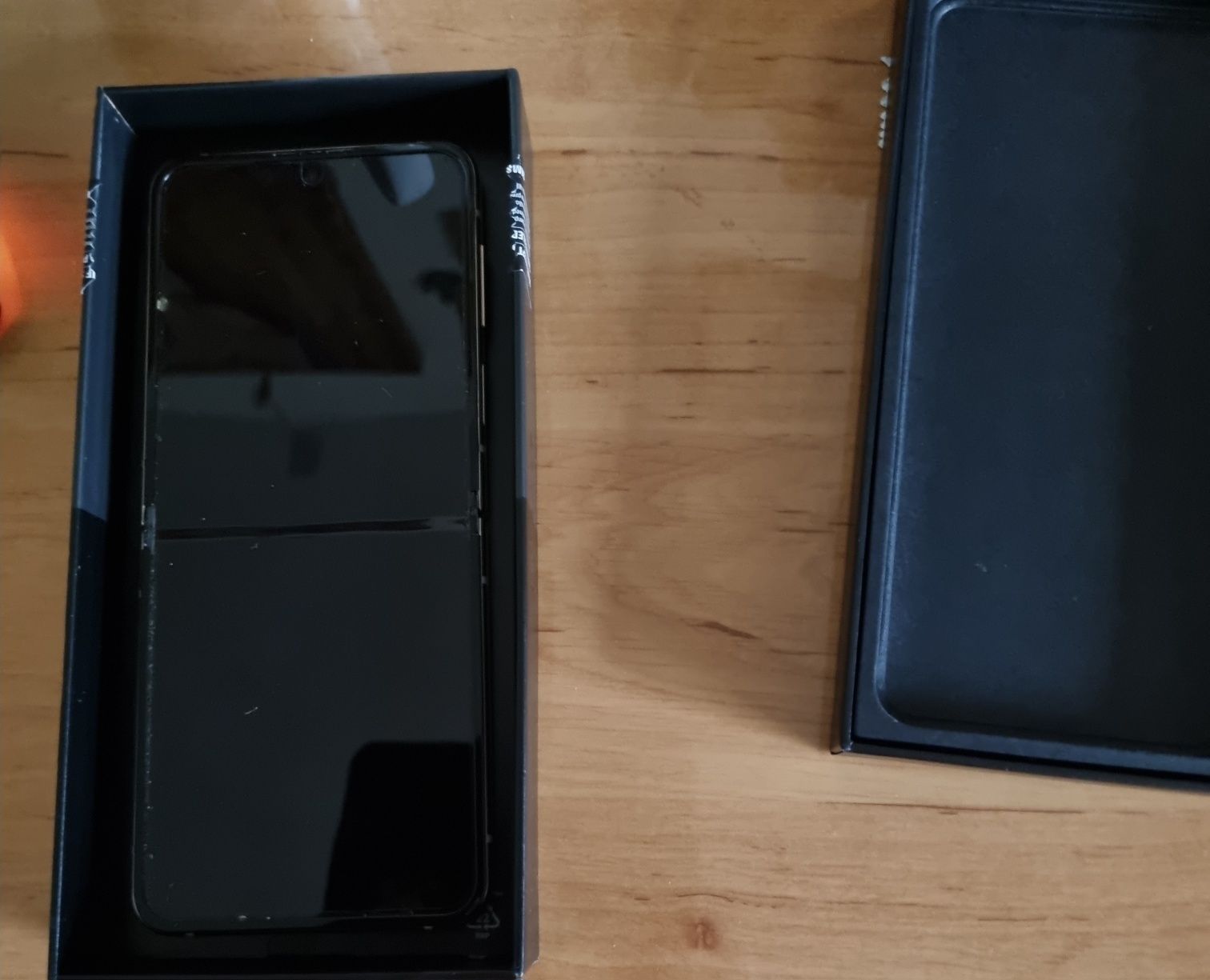 Samsung Galaxy Z Flip4 złoty róż