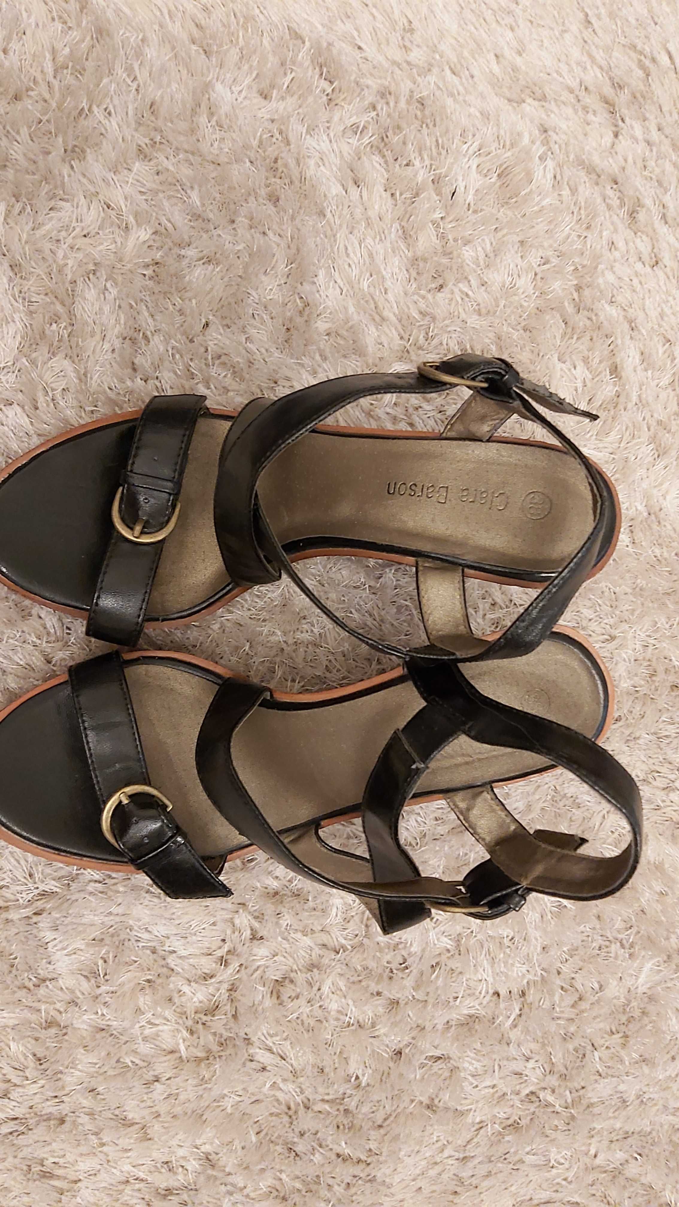 Buty na koturnie czarne 38 Clara Barson