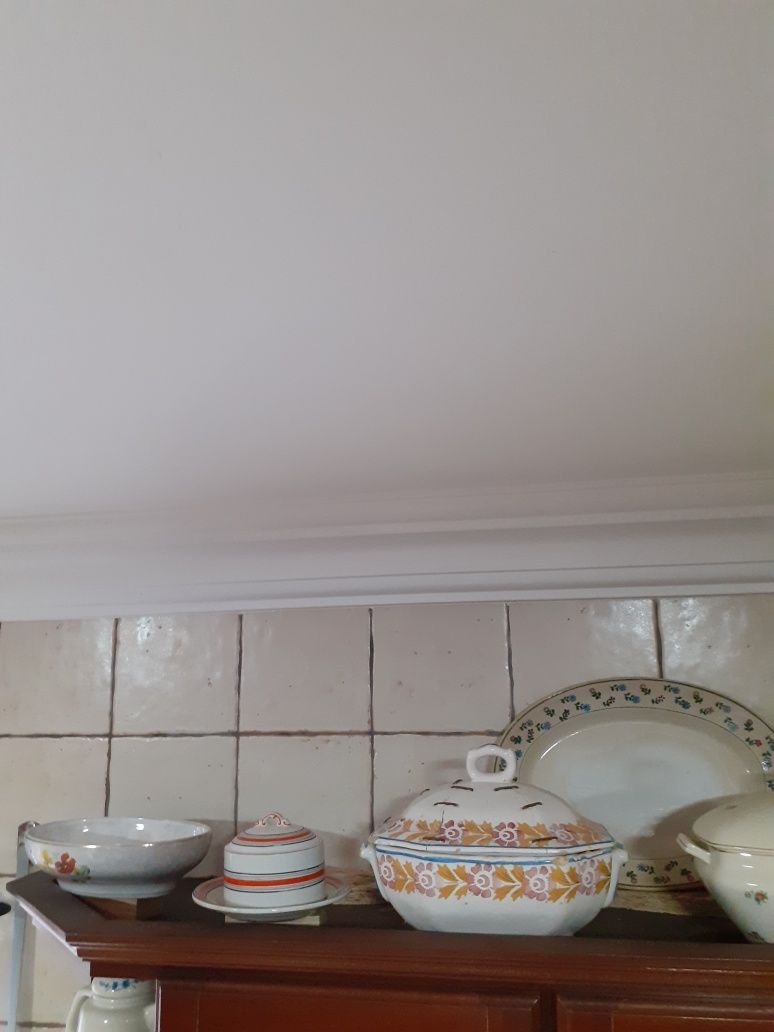 Louça antiga Sacavem e lusitana