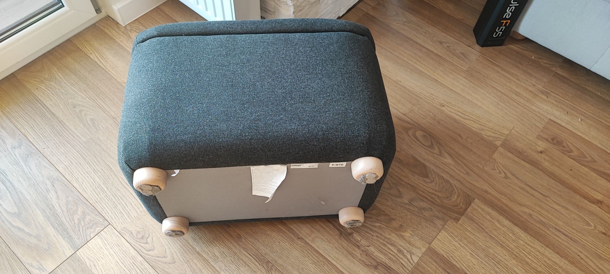 Ikea oskarshamn podnóżek puf
