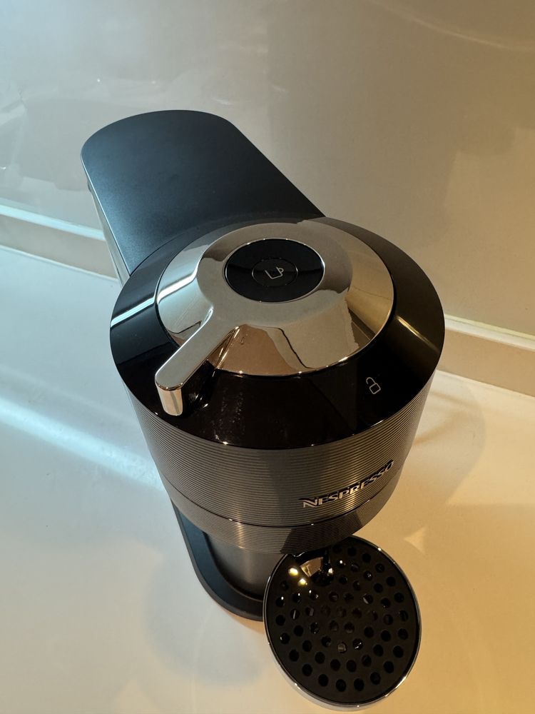 Nespresso Vertuo Next C