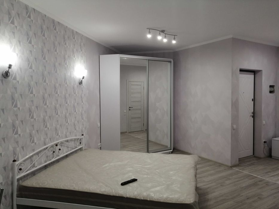 1-кімнатна квартира довгостроково (2,3 км) м.Академ (Олевська, 11)