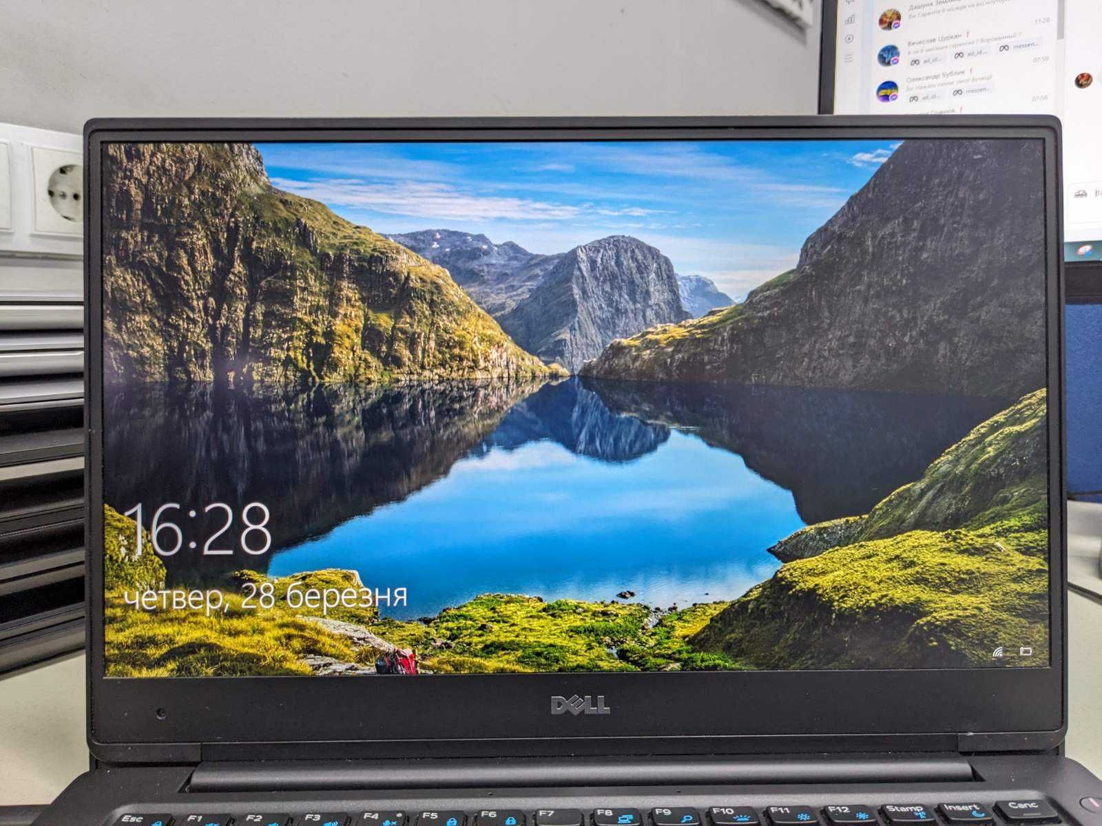 Безрамочний Ноутбук Dell Inspiron 7370 з пасивним охолодженням