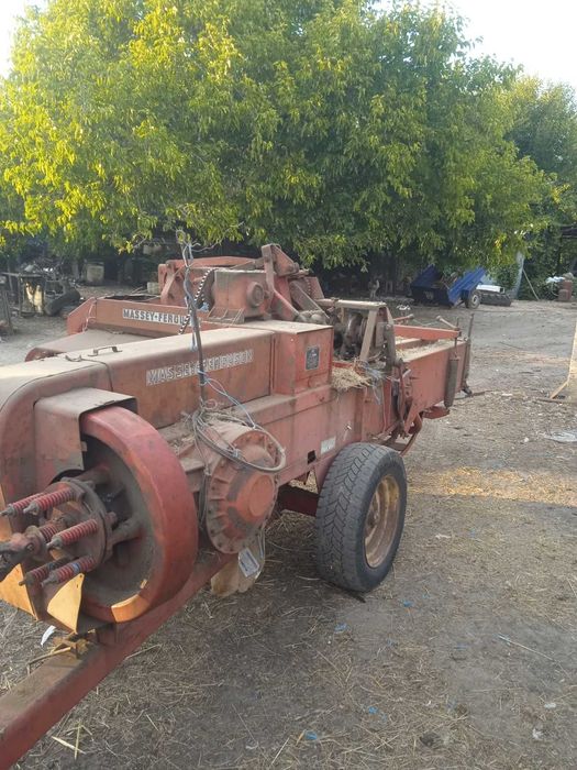 Прес підбирач Massey Ferguson