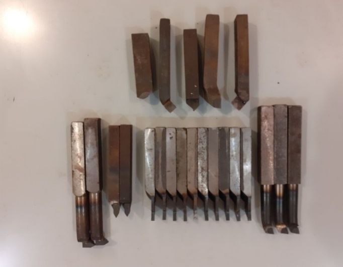 Різці токарні по металу.