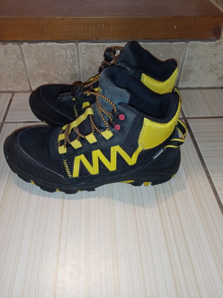 Buty 4F dla chłopca R-36 (23,7cm) jesienne zimowe