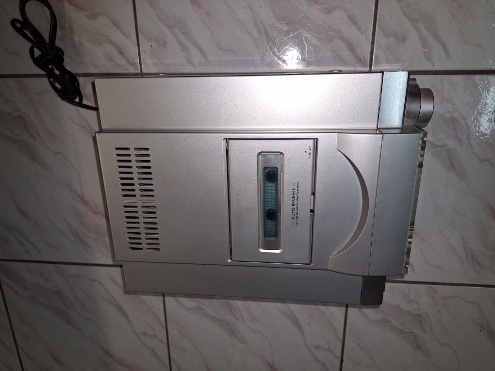 Samsung MM-B9 uszkodzona, nie działa. Sprzedam. Optyczne.