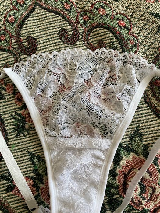 Комплект білої мереживної білизни від Garter Room