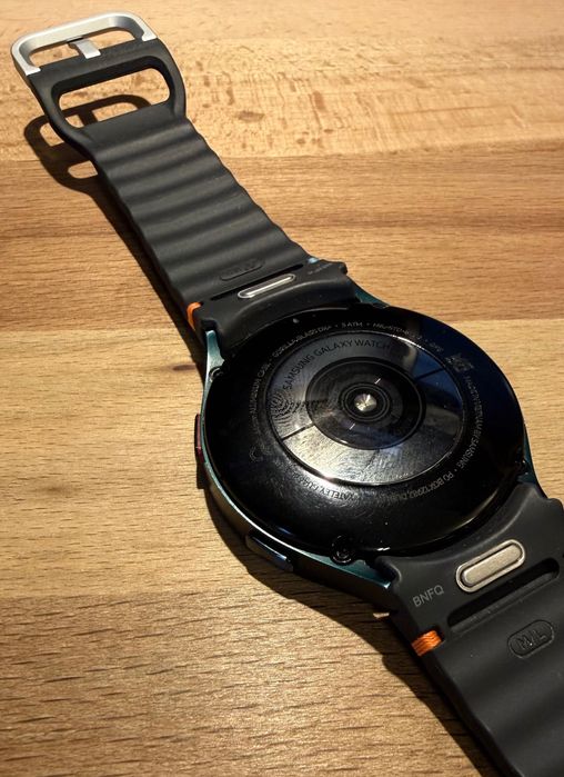 Samsung Watch 4 + 4 Bracelets (Perfect Working Condition)64409450449667122