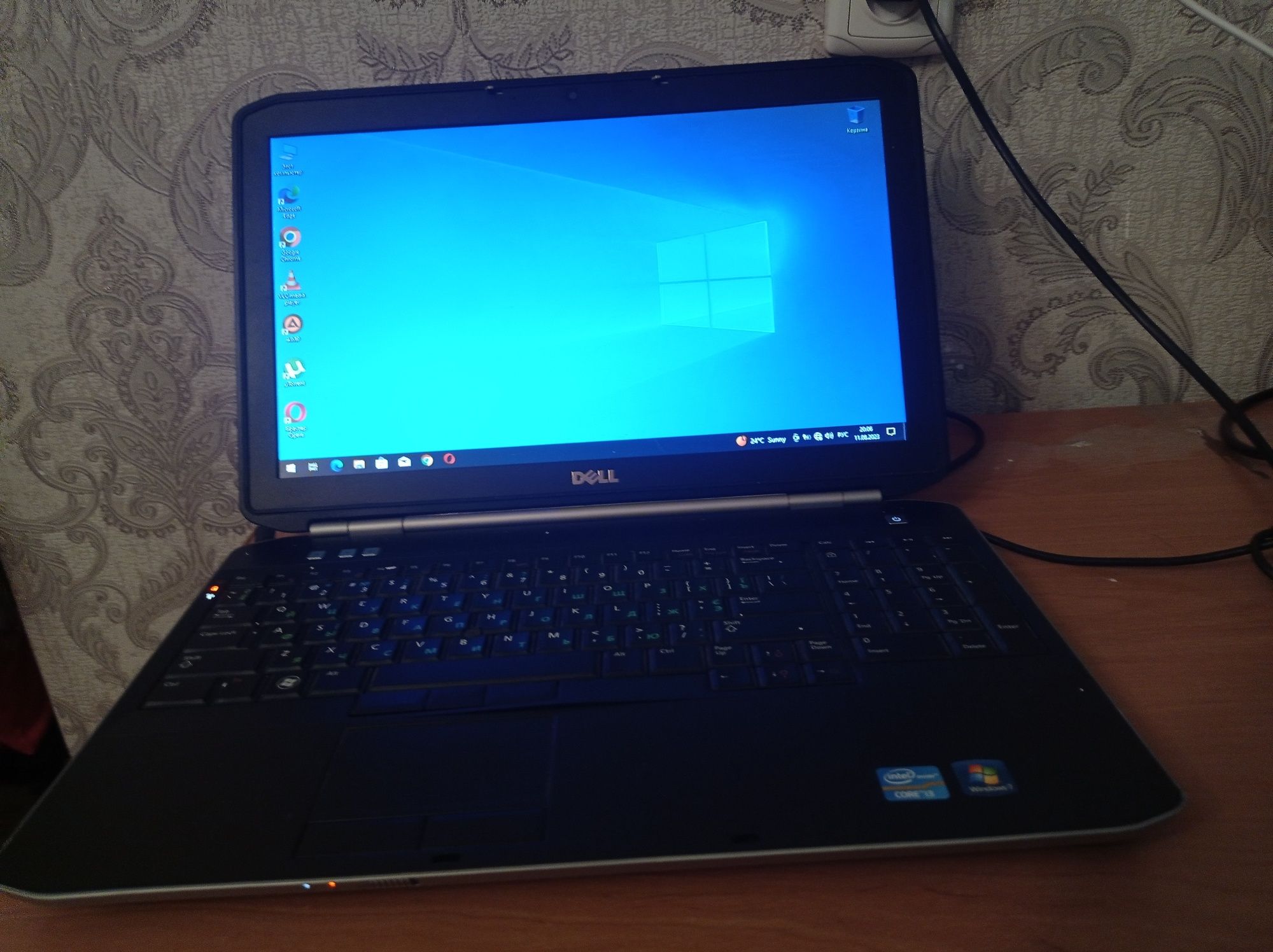 Ноутбук DELL Latitude E5520