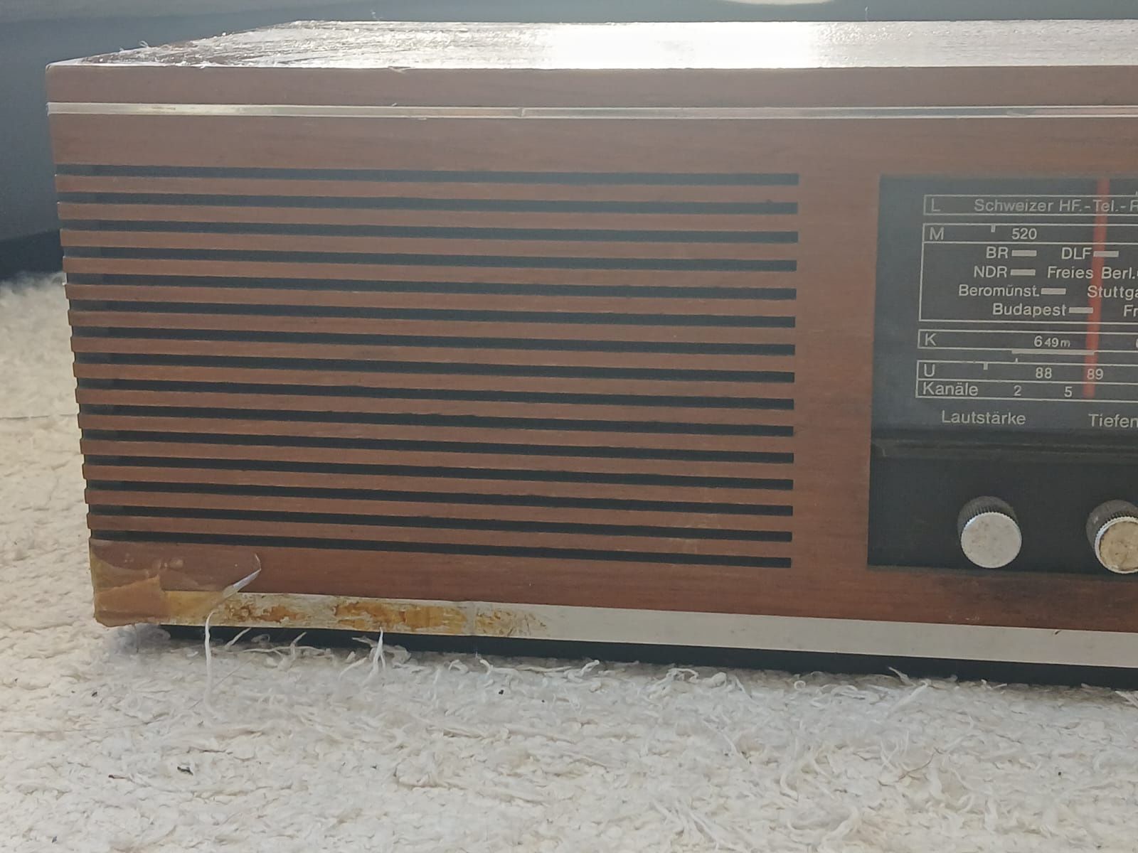 Rádio vintage da SABA