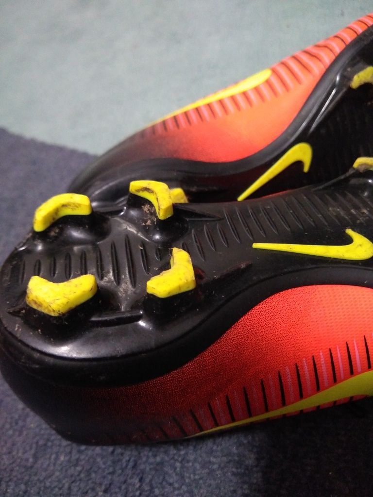 Бутсы Nike Mercurial Vapor XI FG Junior  29,5-30 размер