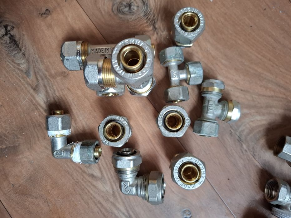 Продам сантехнічні вироби металопластикові труби