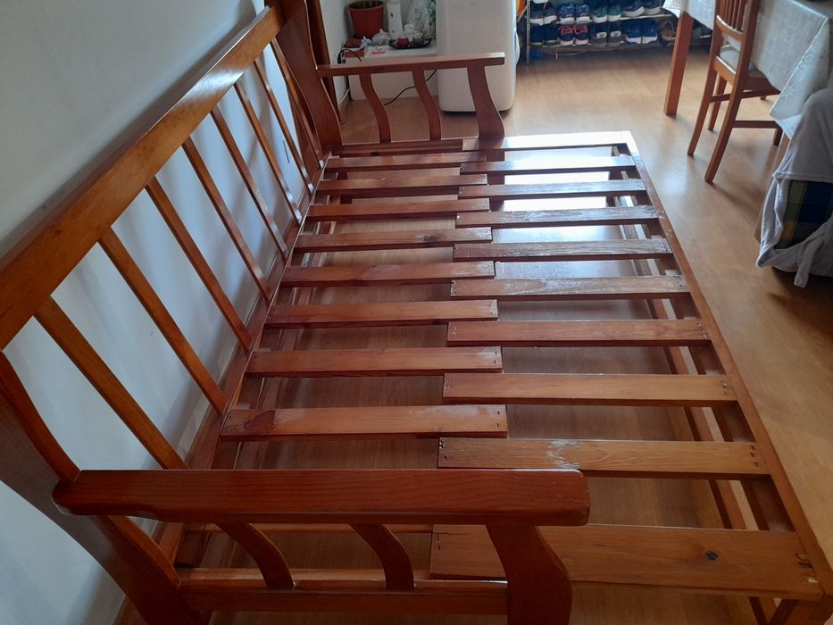 Sofá cama de madeira pinho