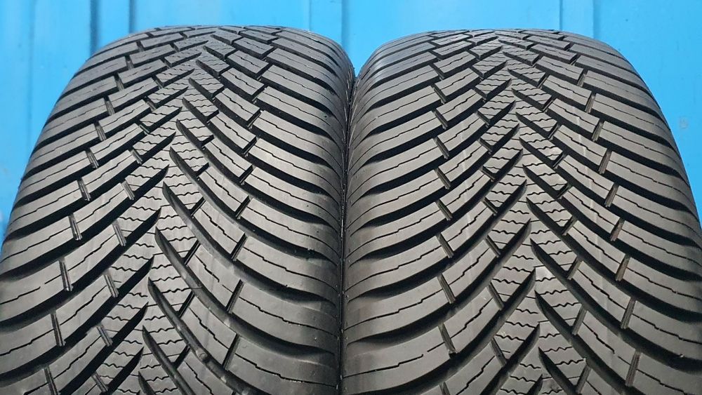 215/55 R16 Markowe opony całoroczne Vredestein ! Rok 2022