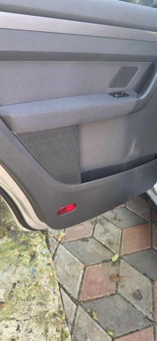 Продам  Volkswagen touran 2011