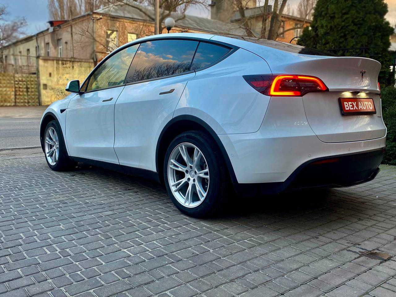 Електромобіль Tesla Model Y 2022 Long Reage Dual motor 82 кВт 545 км