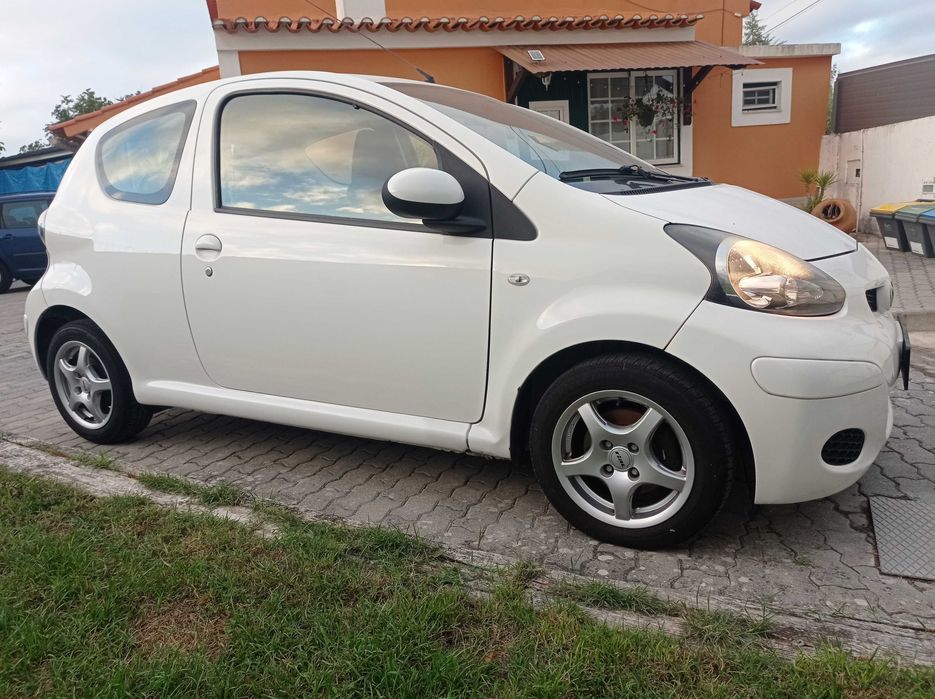 Toyota Aygo ano 2012