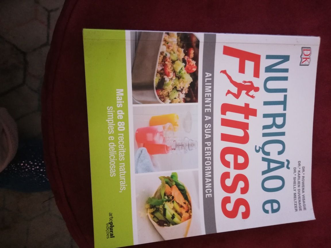 Livro com receitas low carb fáceis de fazer