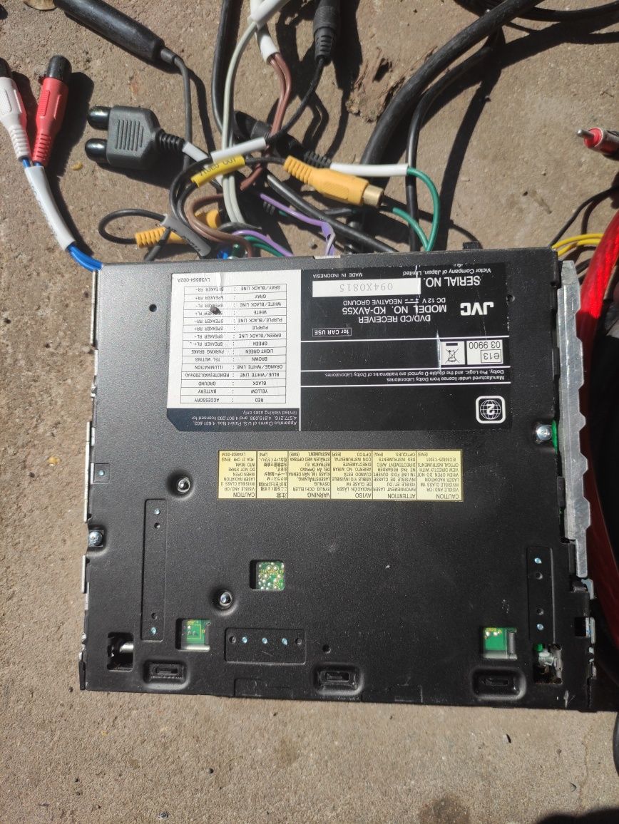 Wzmacniacz samochodowy Mac +radio JVC KD-AVX 55
